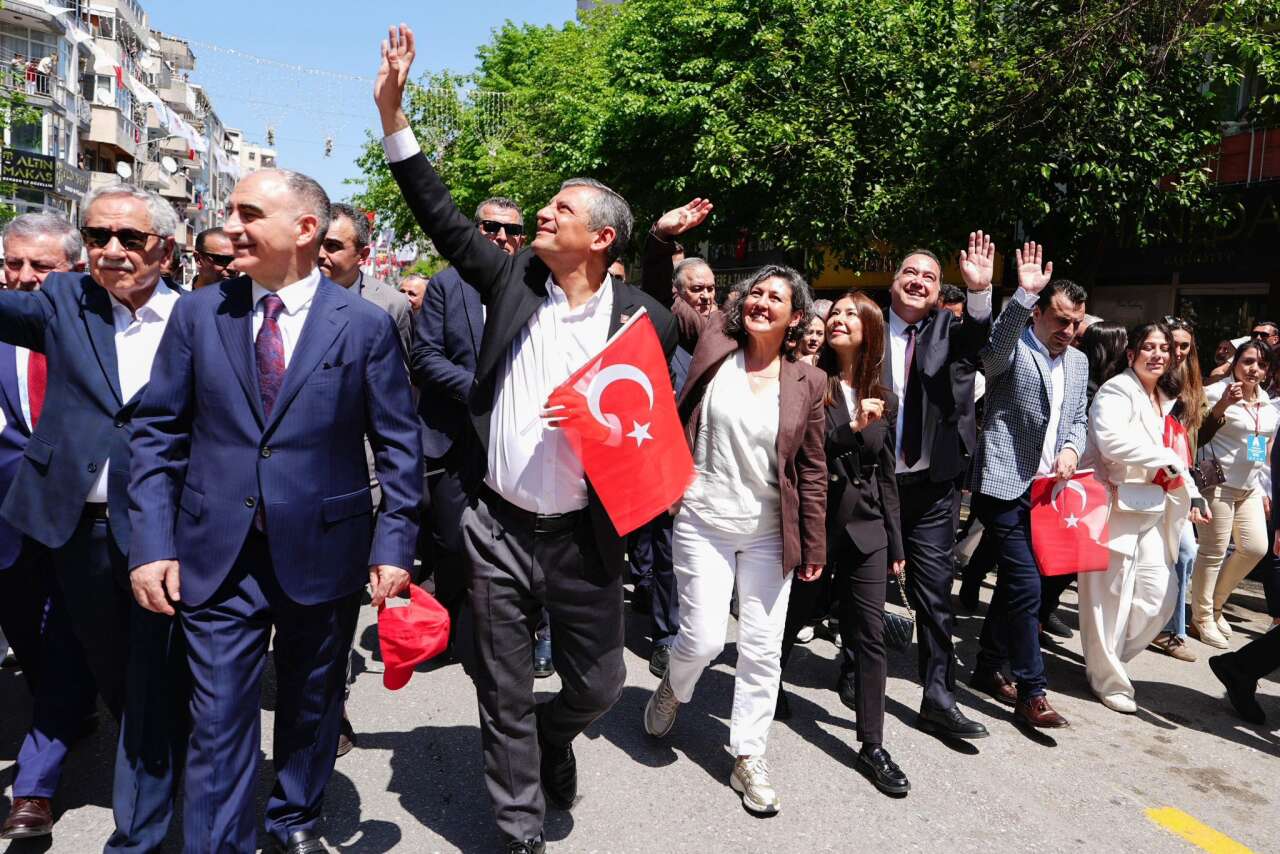 Manisa'da festival sona erdi: 10 ton mesir macunu saçıldı 4